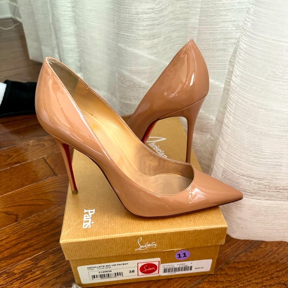 Christian Louboutin  décolleté shoes - Picture 1 of 3